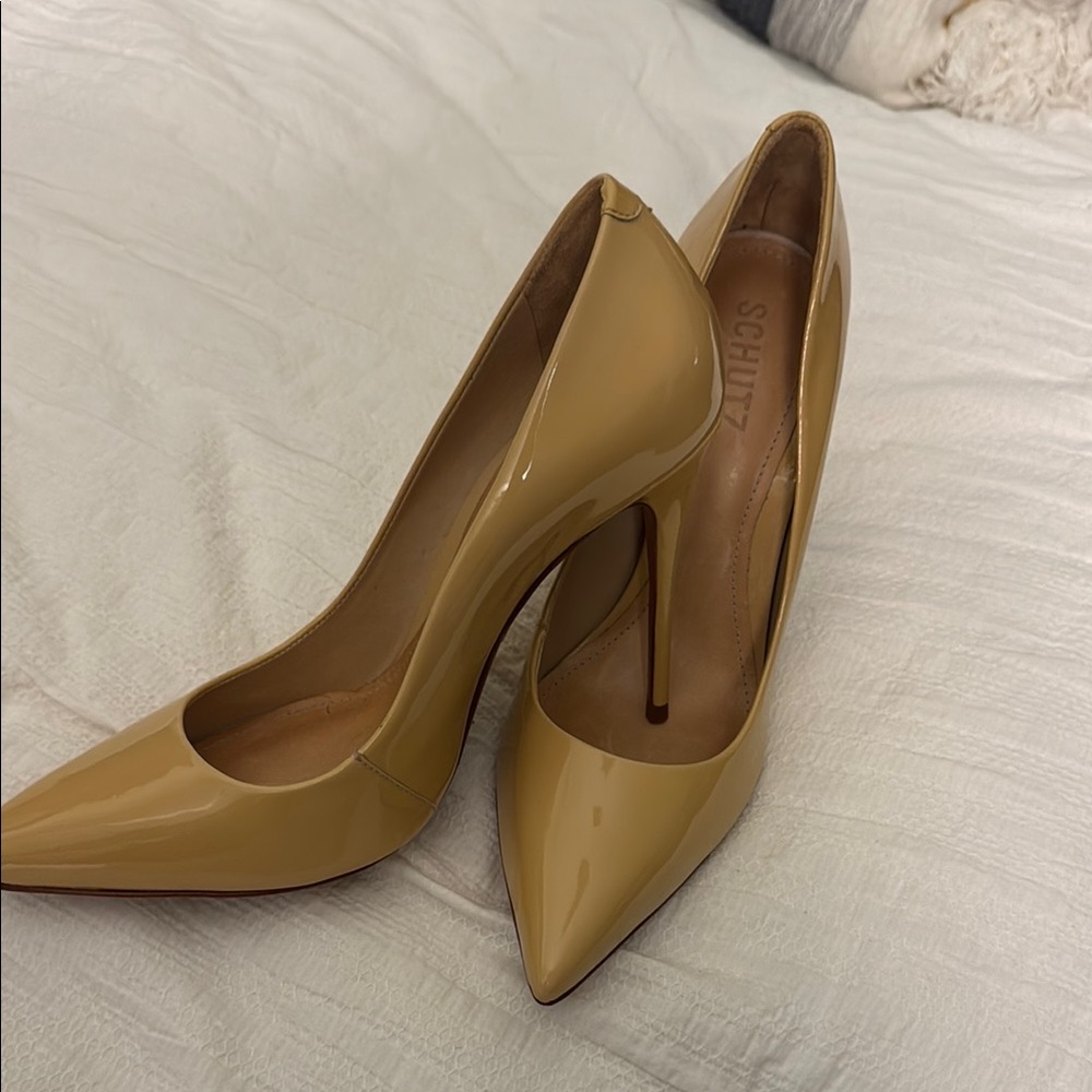 SCHUTZ Tan Stiletto Heels Classic Design